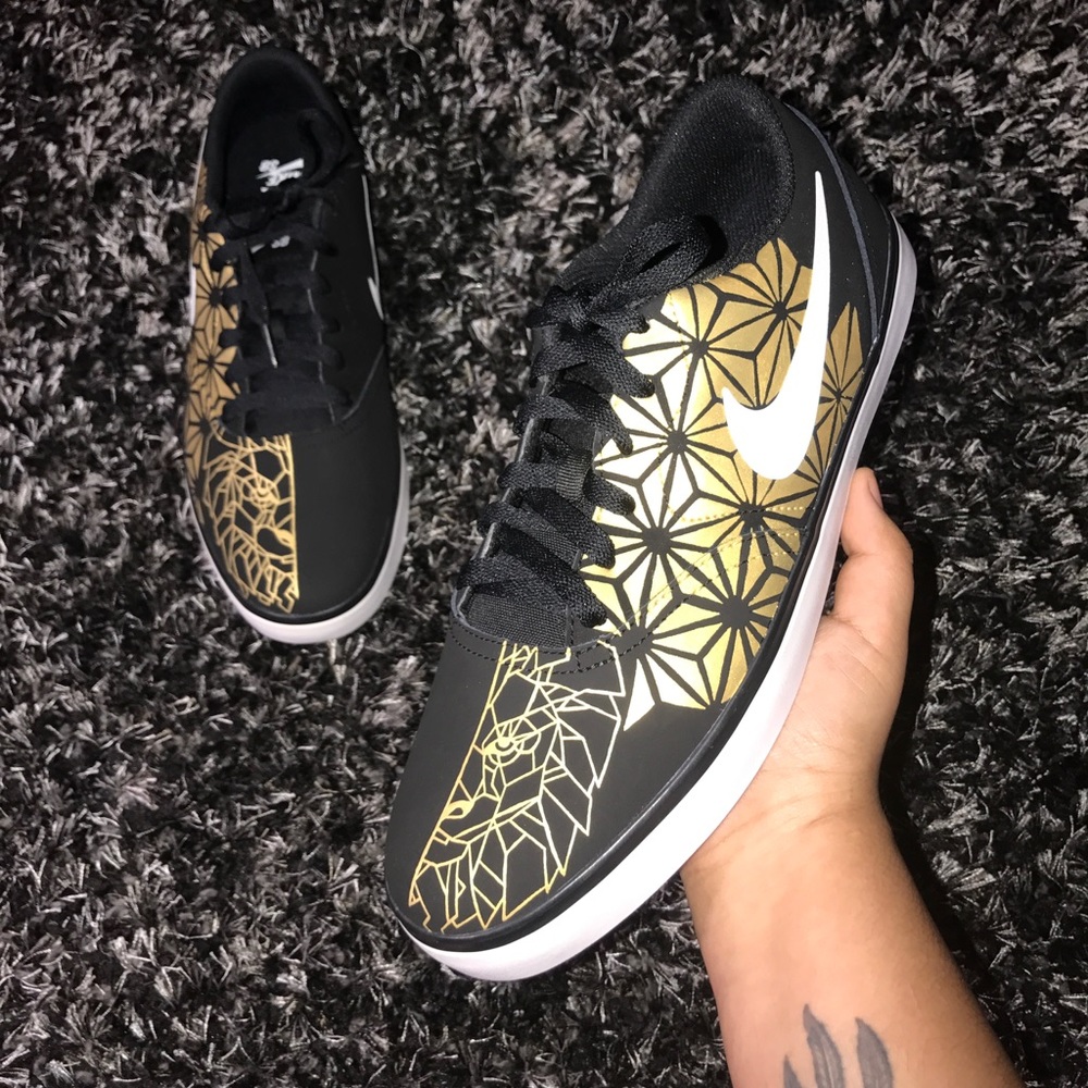 Custom Nike SB lion shoes